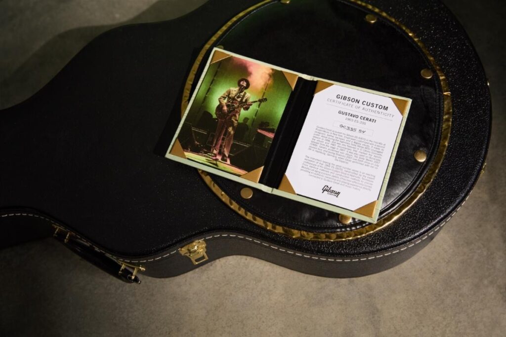 The Gustavo Cerati 1965 ES-335 comes packed in a Custom hardshell case, with the second pickguard pre-installed on the guitar, along with a leather backpad and Certificate of Authenticity included in the case.