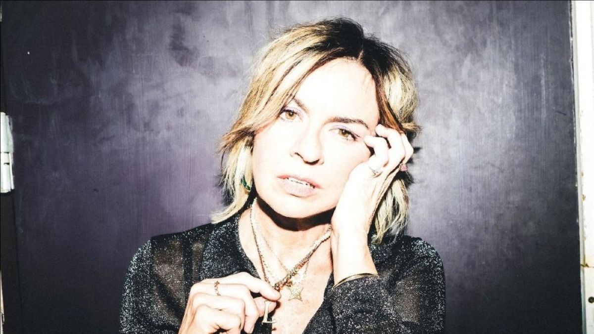 Louise Wener of Sleeper - Photo Credit Alex Lake @twoshortdays