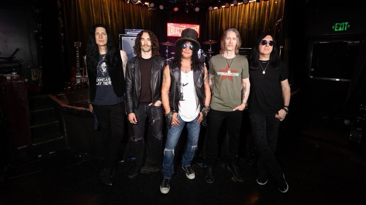 SLASH FT. MYLES KENNEDY AND THE CONSPIRATORS (L-R) Todd Kerns, Frank Sidoris, Slash, Myles Kennedy, and Brent Fitz. Photo Credit Andy Kellen